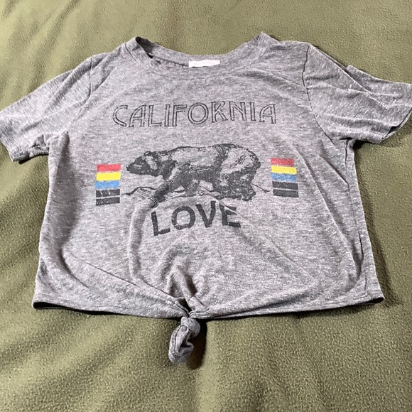 Occasion California Love tee shirt.  No size label.  Chest approx. 15 inches. - Picture 1 of 5